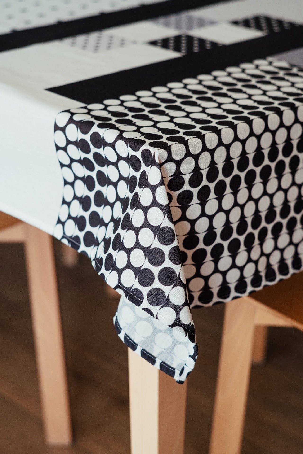 Mantel negro - Leblon 97