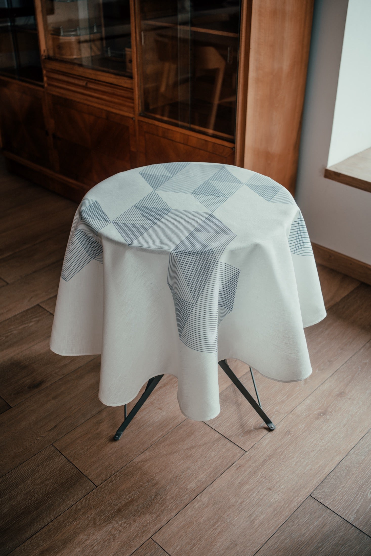 Mantel Circular Diagonales Azules