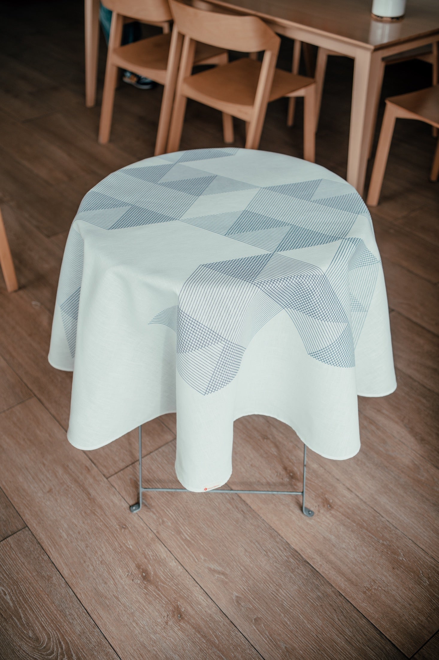 Mantel Circular Diagonales Azules