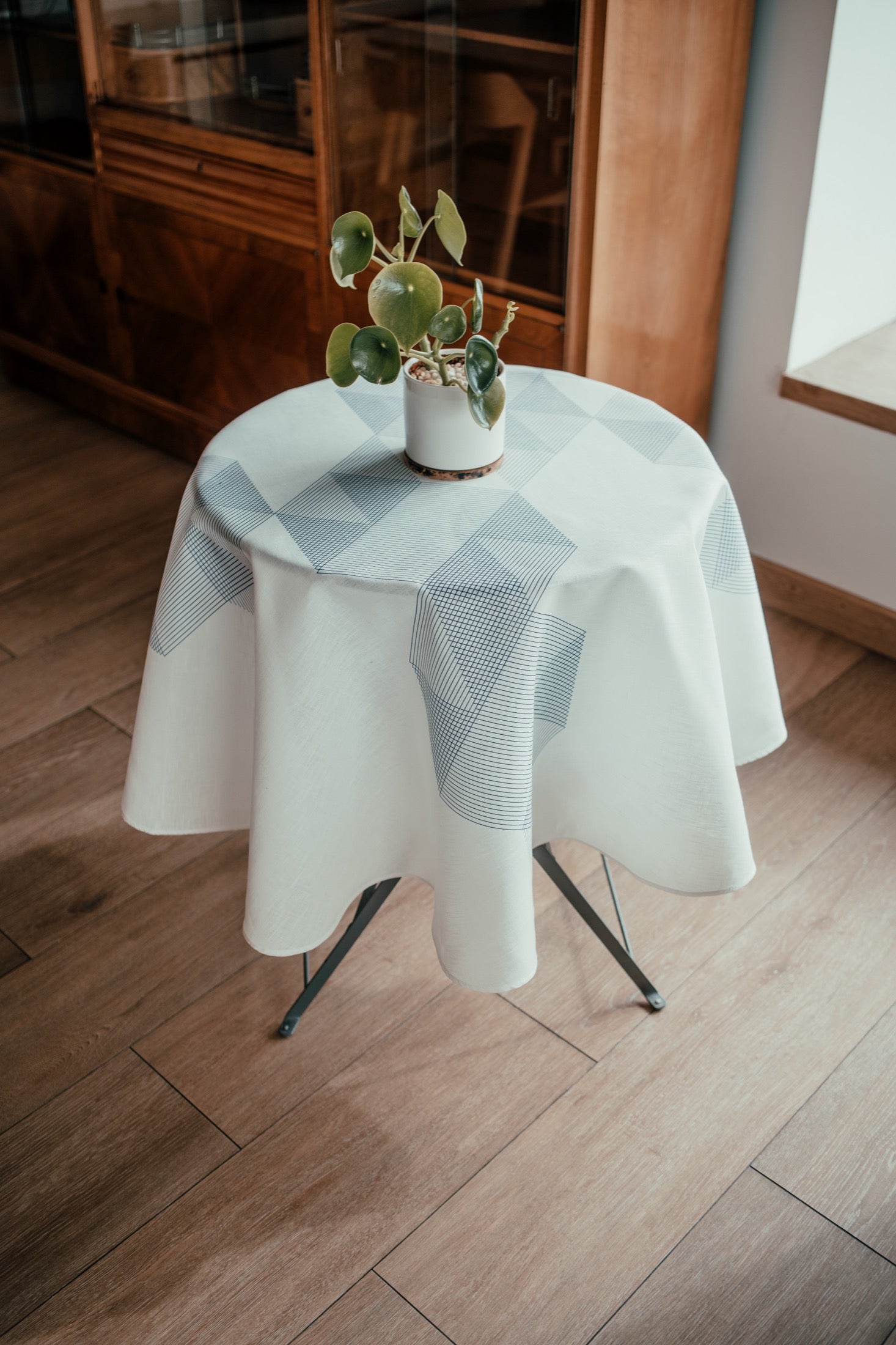Mantel Circular Diagonales Azules
