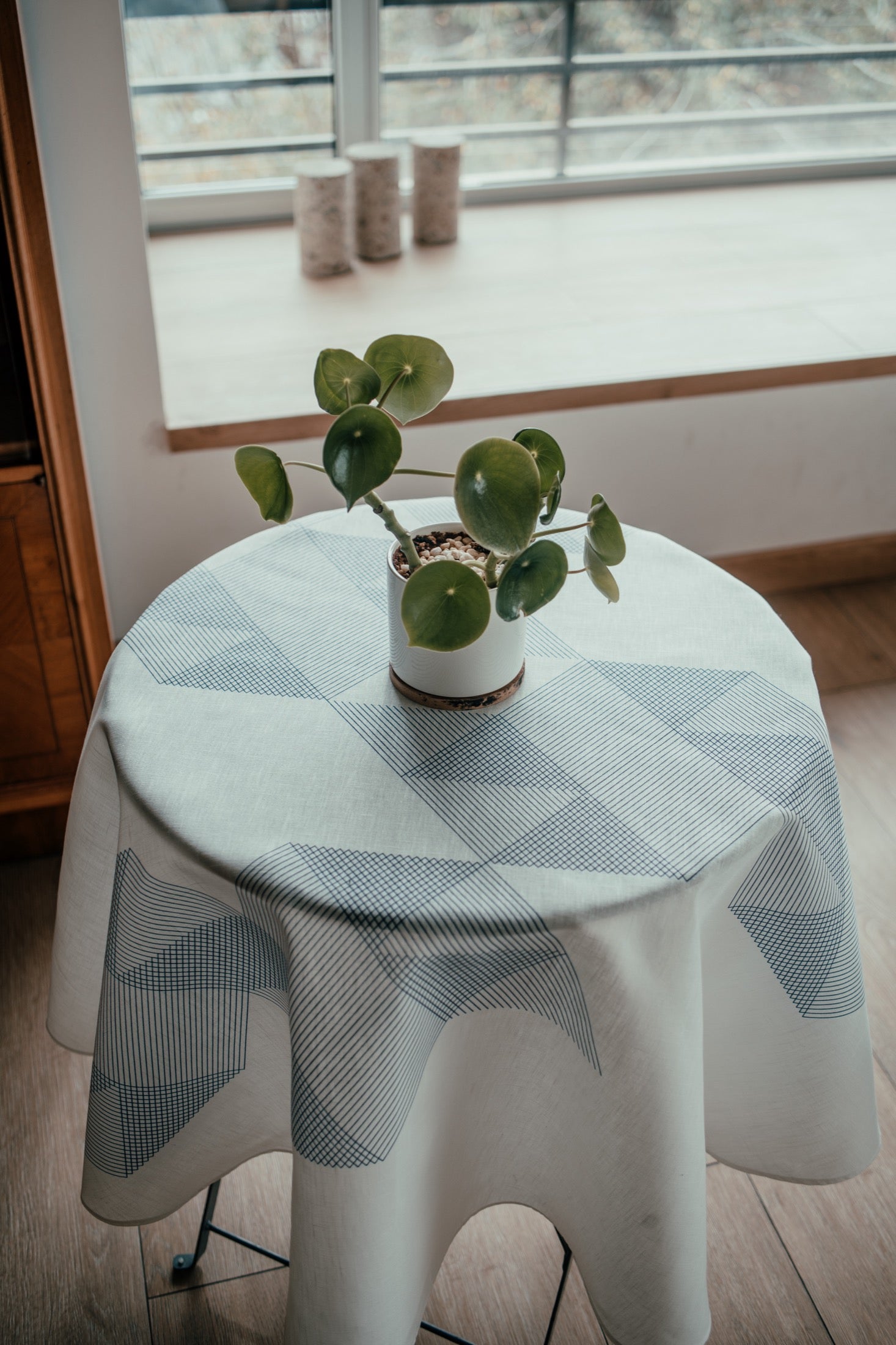 Mantel Circular Diagonales Azules