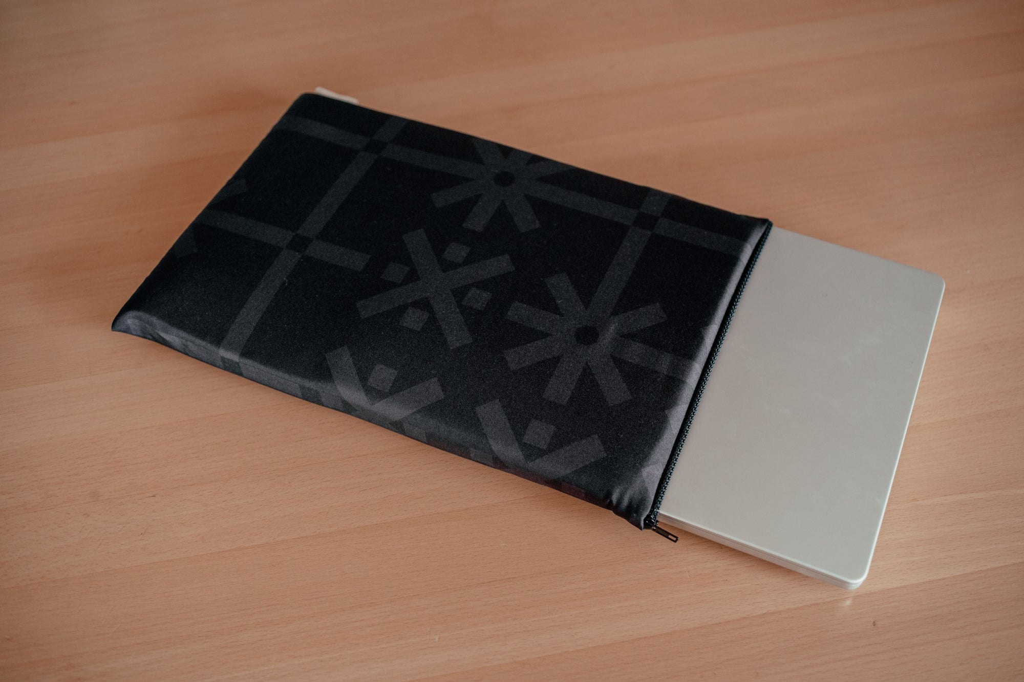 Funda para Laptop Negra — 16″