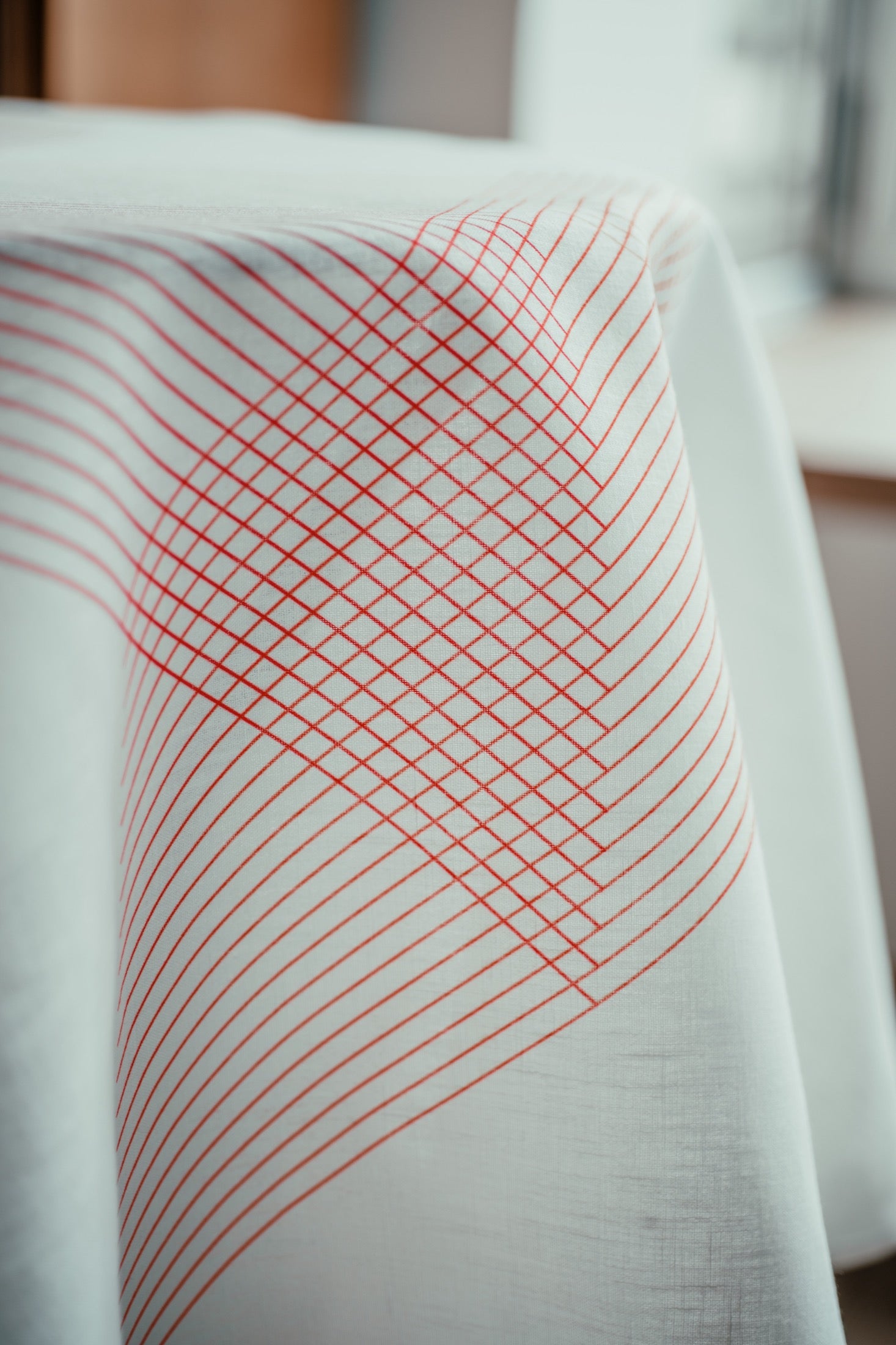 Mantel Circular Diagonales Rojas