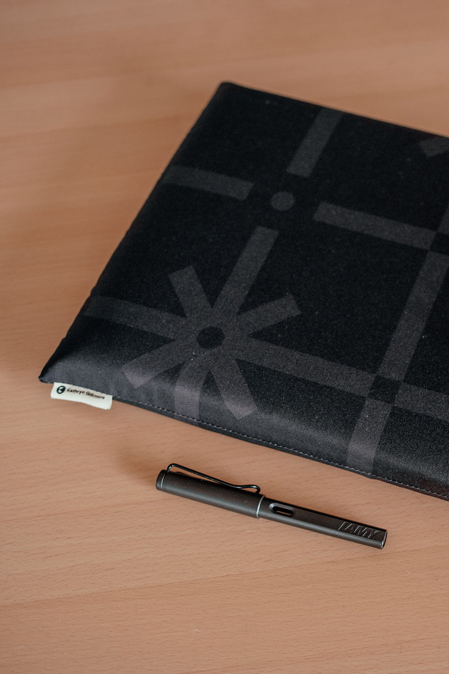 Funda para Laptop Negra — 16″